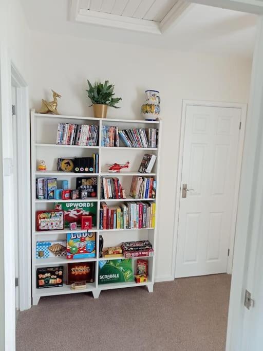 House With Free Parking And Large Garden Villa Wyke Regis ภายนอก รูปภาพ