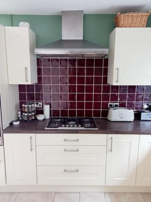 House With Free Parking And Large Garden Villa Wyke Regis ภายนอก รูปภาพ