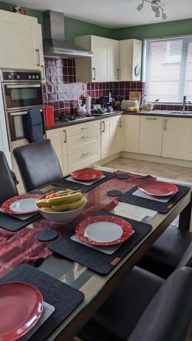 House With Free Parking And Large Garden Villa Wyke Regis ภายนอก รูปภาพ